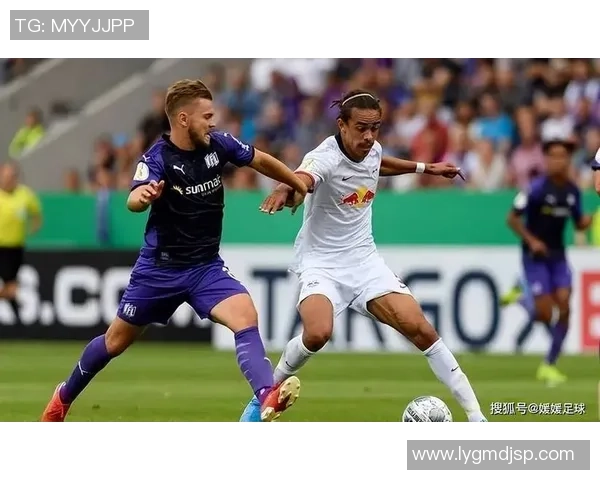 汉诺威96与柏林赫塔激战正酣谁能在德甲赛场上笑到最后