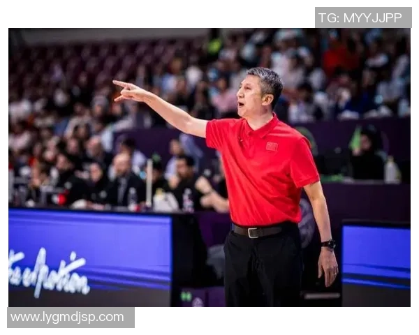 中国男篮迎战突尼斯8月14日精彩对决引发球迷热议 中国男篮迎战突尼斯8月14日精彩对决引发球迷热议