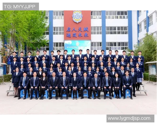 最强“亲友团”搭台！这场运动交际主打一个“松懈感”